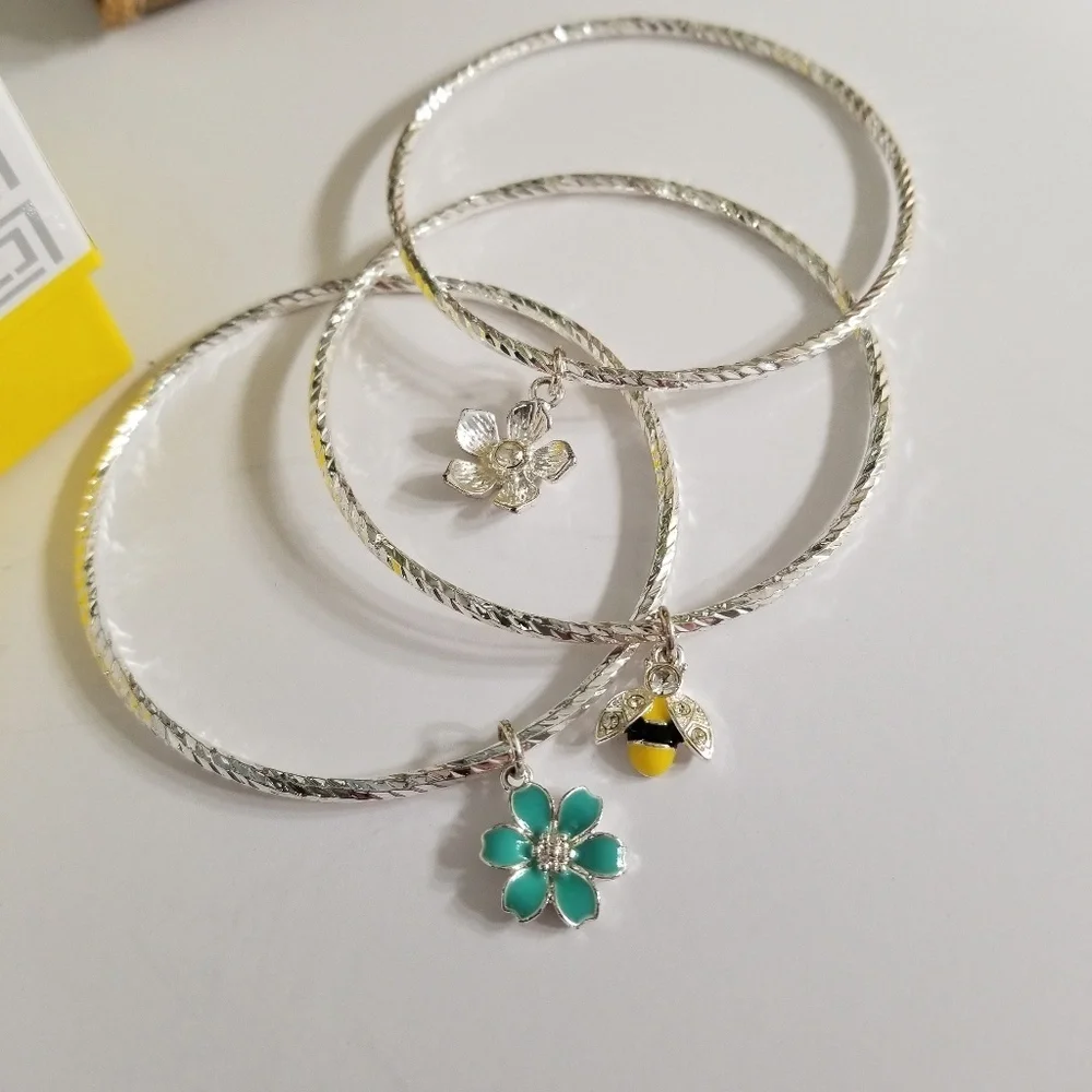 Liz Claiborne Bangle bracelet set. New with Box